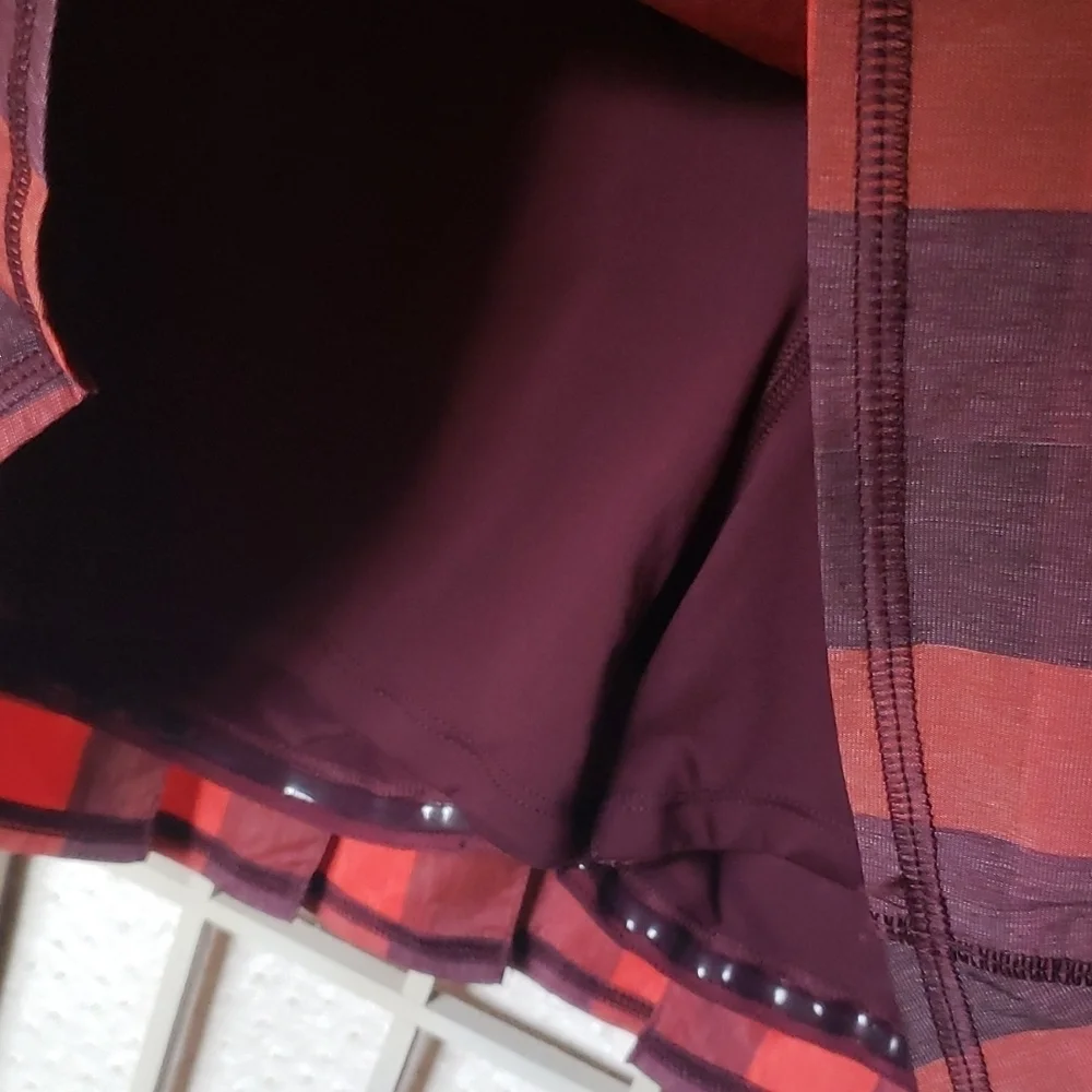 Lululemon Run Pace Setter bufalo print skort new size 4 red and burgundy